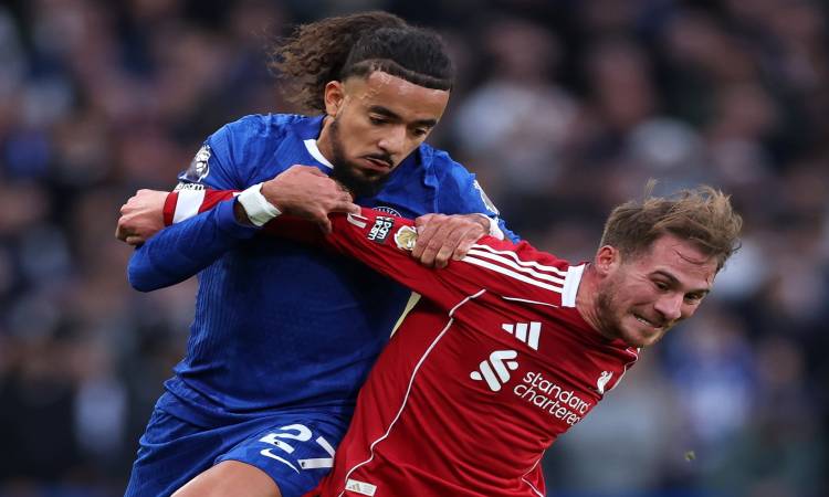 تشيلسي يهزم ليفربول 2-1 ويهدي صدارة الدوري لـ أرسنال